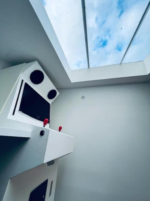 Unique Loft Apartment Located 15 Minutes From The Champs Elysees Saint-Ouen  Exteriör bild
