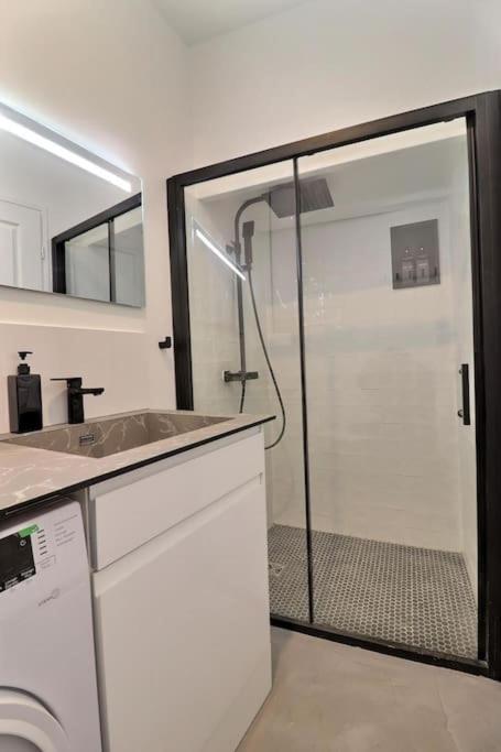 Unique Loft Apartment Located 15 Minutes From The Champs Elysees Saint-Ouen  Exteriör bild